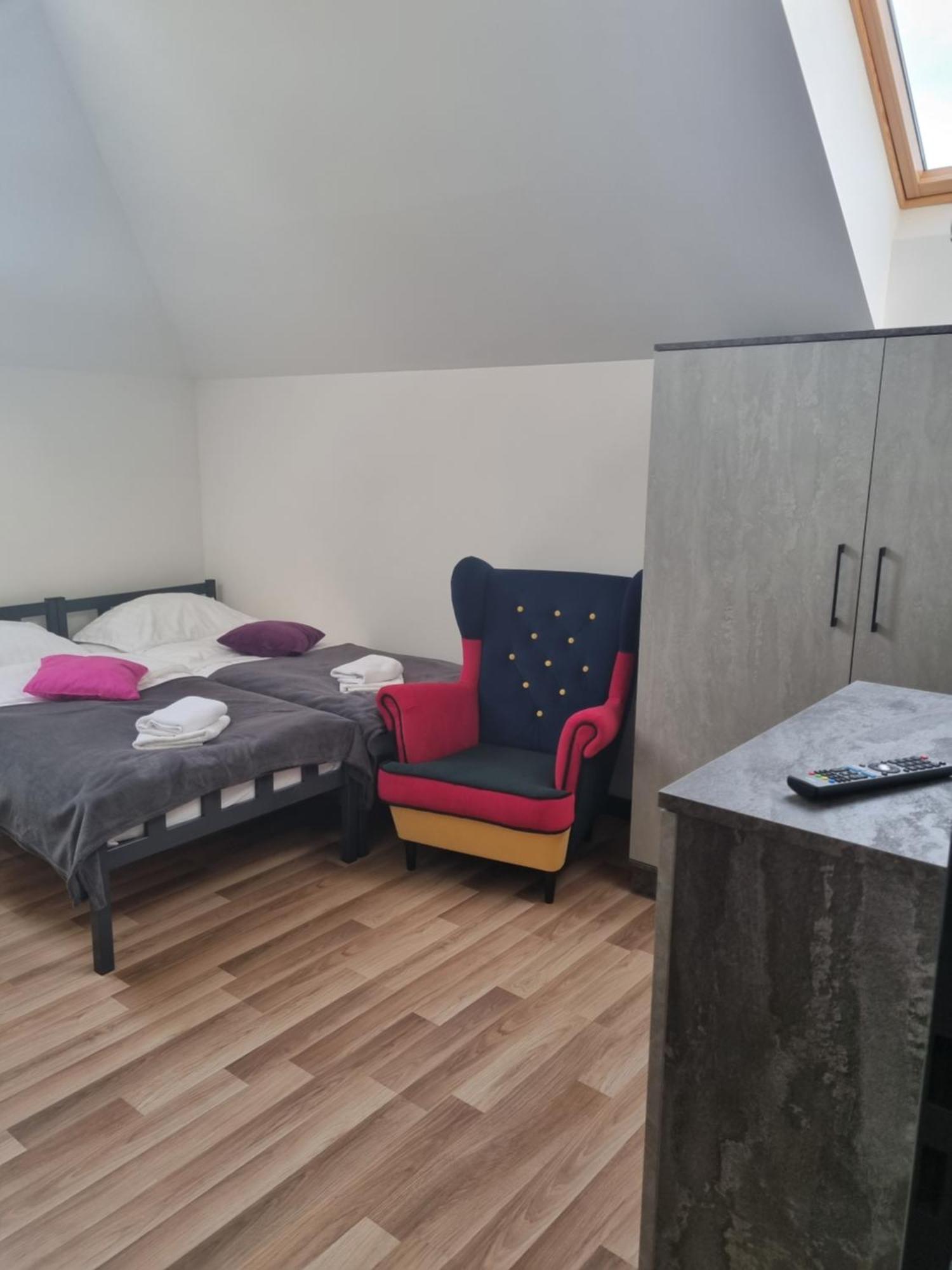 Villa Mlynska 8 Opole-Gorki Chambre photo